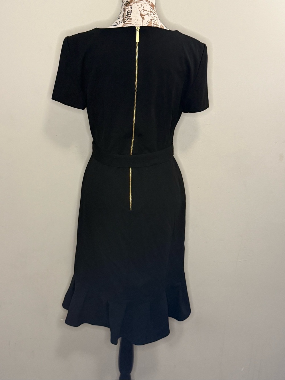 Calvin Klein Black Short-Sleeve Ruffle Wrap Midi Dress with Waist Tie - Size 8 - Picture 9 of 10